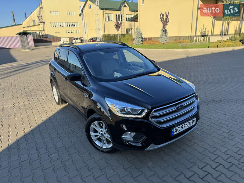 Внедорожник / Кроссовер Ford Escape 2017 в Луцке