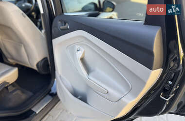 Позашляховик / Кросовер Ford Escape 2017 в  фото 54 Позашляховик / Кросовер Ford Escape 2017 в