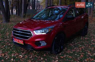 Позашляховик / Кросовер Ford Escape 2017 в 