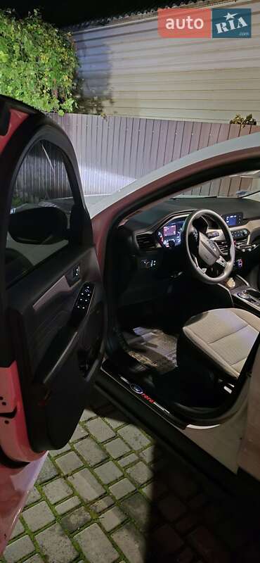 Внедорожник / Кроссовер Ford Escape 2021 в Кривом Роге