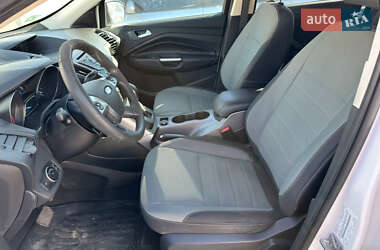 Позашляховик / Кросовер Ford Escape 2016 в 