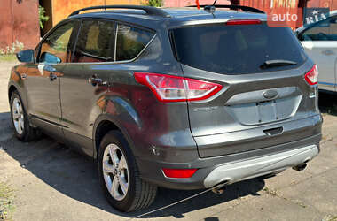 Внедорожник / Кроссовер Ford Escape 2015 в 