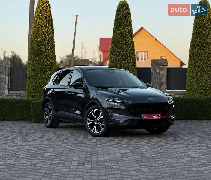 Позашляховик / Кросовер Ford Escape 2022 в 