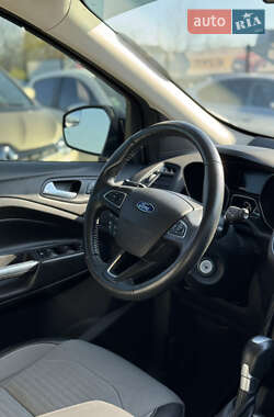 Внедорожник / Кроссовер Ford Escape 2016 в 