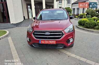 Внедорожник / Кроссовер Ford Escape 2016 в 