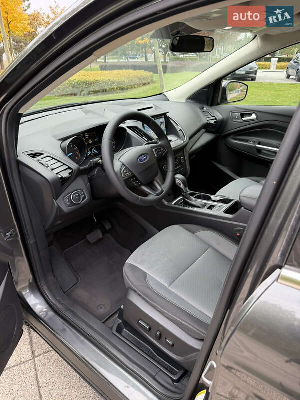 Внедорожник / Кроссовер Ford Escape 2018 в Днепре