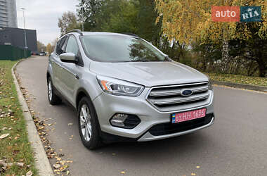Внедорожник / Кроссовер Ford Escape 2018 в Киеве