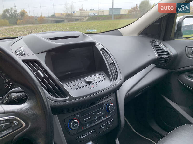 Внедорожник / Кроссовер Ford Escape 2018 в Киеве