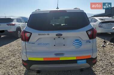Позашляховик / Кросовер Ford Escape 2019 в  фото 6 Позашляховик / Кросовер Ford Escape 2019 в