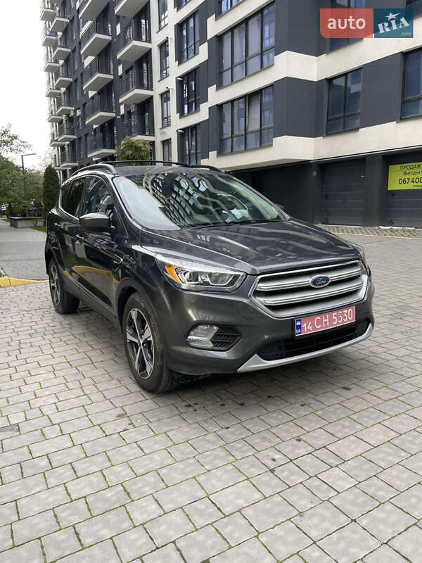 Внедорожник / Кроссовер Ford Escape 2018 в Ивано-Франковске