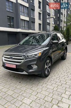 Внедорожник / Кроссовер Ford Escape 2018 в 