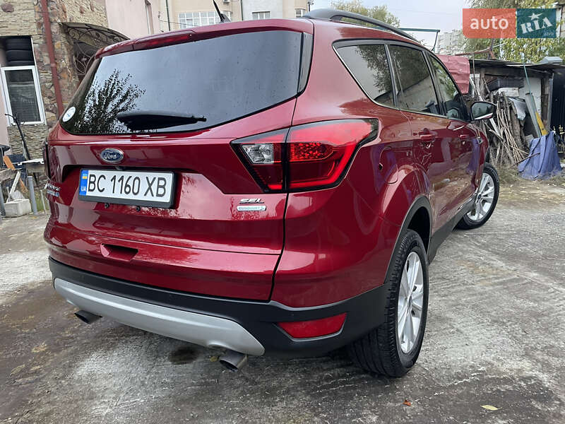 Внедорожник / Кроссовер Ford Escape 2019 в Львове