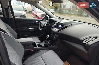 Внедорожник / Кроссовер Ford Escape 2019 в 
