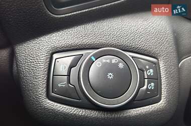 Внедорожник / Кроссовер Ford Escape 2019 в 