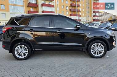 Внедорожник / Кроссовер Ford Escape 2017 в 