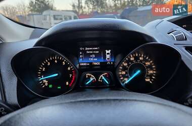 Внедорожник / Кроссовер Ford Escape 2017 в 