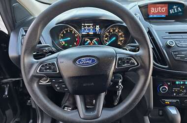 Внедорожник / Кроссовер Ford Escape 2017 в 