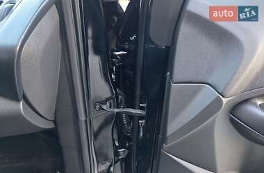 Внедорожник / Кроссовер Ford Escape 2017 в 