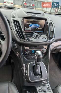 Внедорожник / Кроссовер Ford Escape 2013 в 