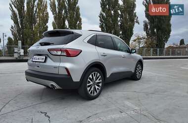 Внедорожник / Кроссовер Ford Escape 2020 в 
