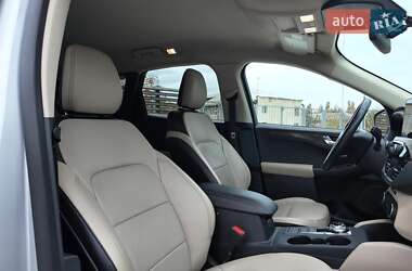 Внедорожник / Кроссовер Ford Escape 2020 в 