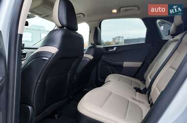Внедорожник / Кроссовер Ford Escape 2020 в 