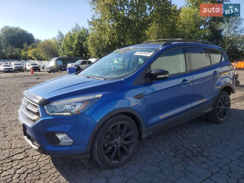 Внедорожник / Кроссовер Ford Escape 2017 в  фото Внедорожник / Кроссовер Ford Escape 2017 в
