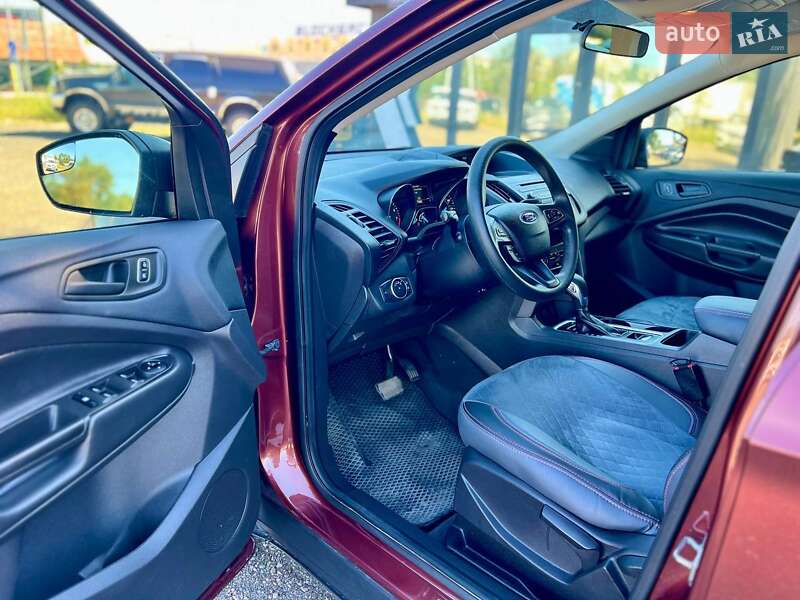 Позашляховик / Кросовер Ford Escape 2018 в Кам'янці фото 15 Позашляховик / Кросовер Ford Escape 2018 в Кам'янці