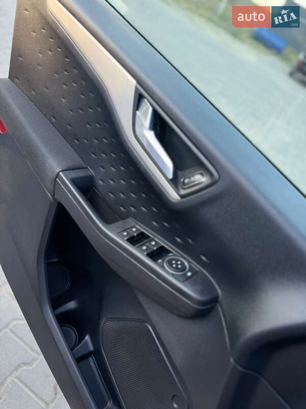 Внедорожник / Кроссовер Ford Escape 2019 в Тлумаче