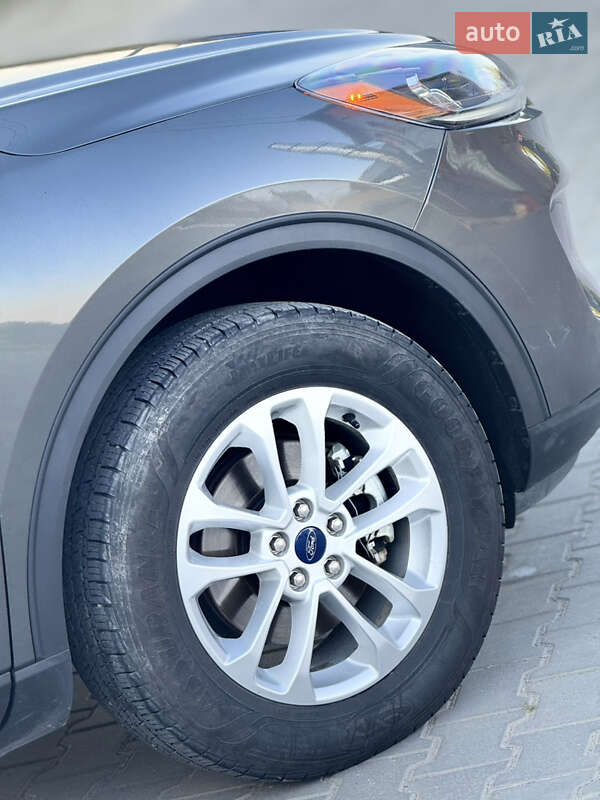 Внедорожник / Кроссовер Ford Escape 2019 в Тлумаче