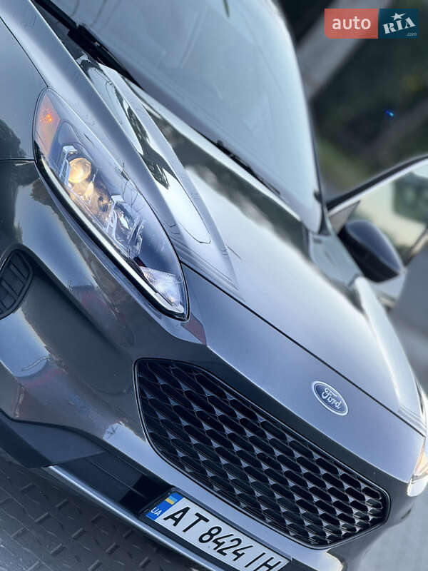 Внедорожник / Кроссовер Ford Escape 2019 в Тлумаче