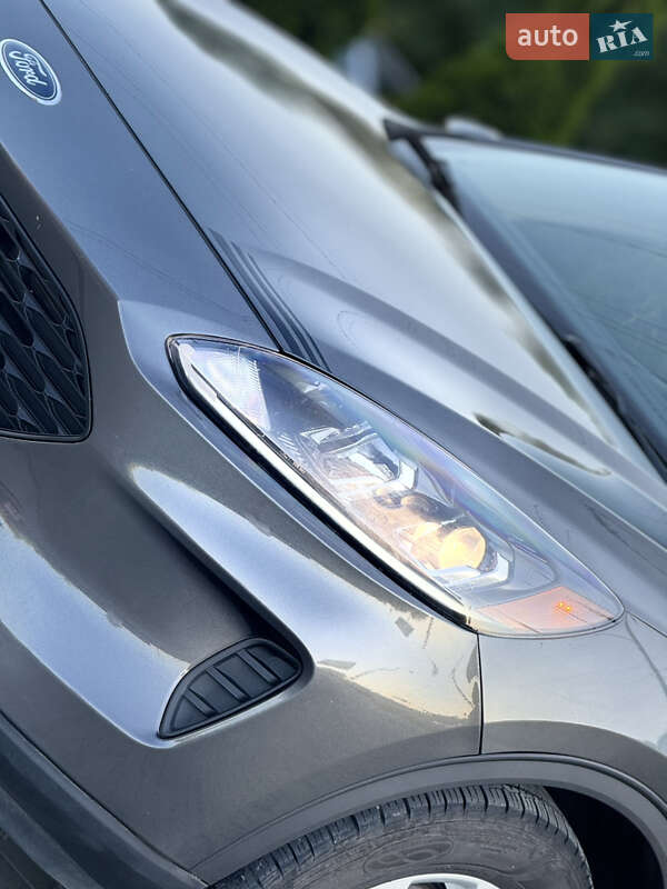 Внедорожник / Кроссовер Ford Escape 2019 в Тлумаче