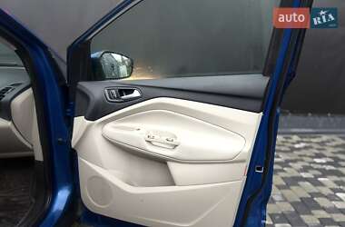 Внедорожник / Кроссовер Ford Escape 2018 в 