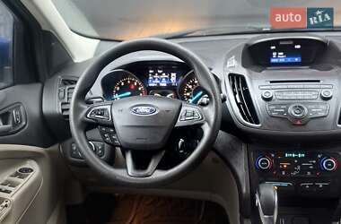 Внедорожник / Кроссовер Ford Escape 2018 в 