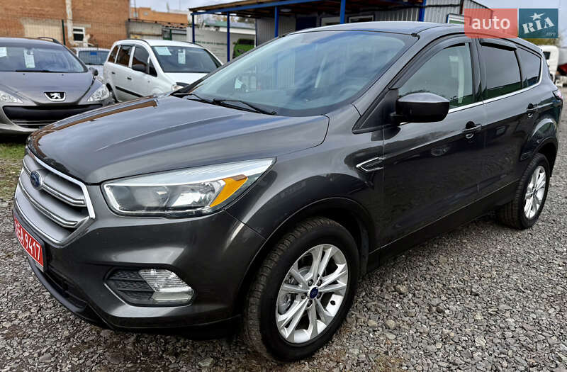 Позашляховик / Кросовер Ford Escape 2017 в  фото Позашляховик / Кросовер Ford Escape 2017 в
