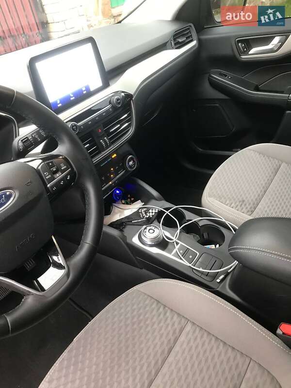 Внедорожник / Кроссовер Ford Escape 2021 в Киеве