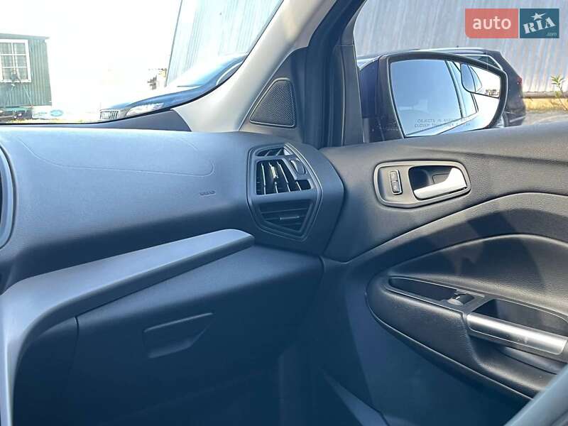 Позашляховик / Кросовер Ford Escape 2015 в Львові фото 36 Позашляховик / Кросовер Ford Escape 2015 в Львові
