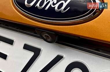 Позашляховик / Кросовер Ford Escape 2015 в 