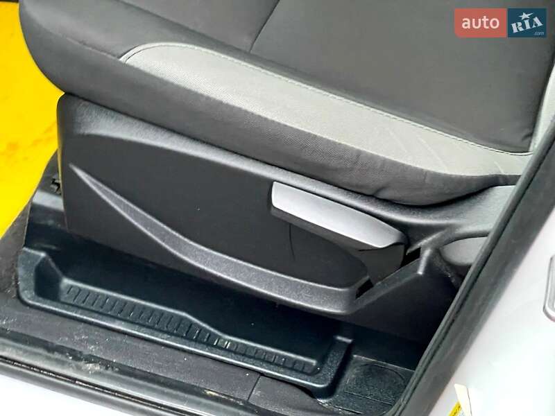 Внедорожник / Кроссовер Ford Escape 2015 в Киеве