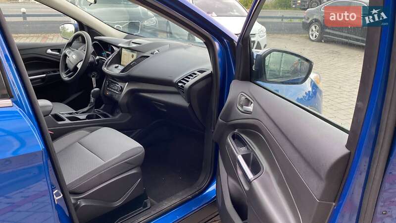 Позашляховик / Кросовер Ford Escape 2017 в Ужгороді