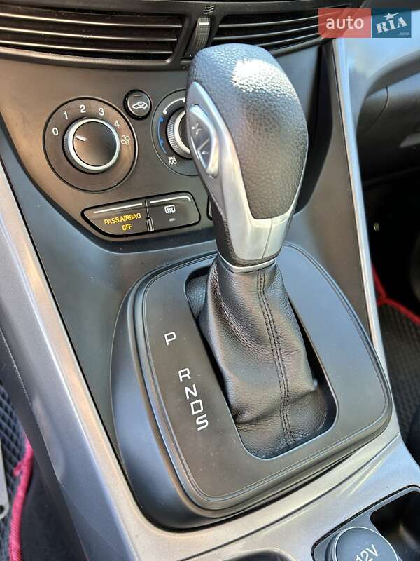 Внедорожник / Кроссовер Ford Escape 2015 в Сумах