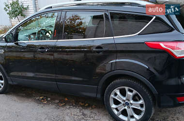 Позашляховик / Кросовер Ford Escape 2015 в 