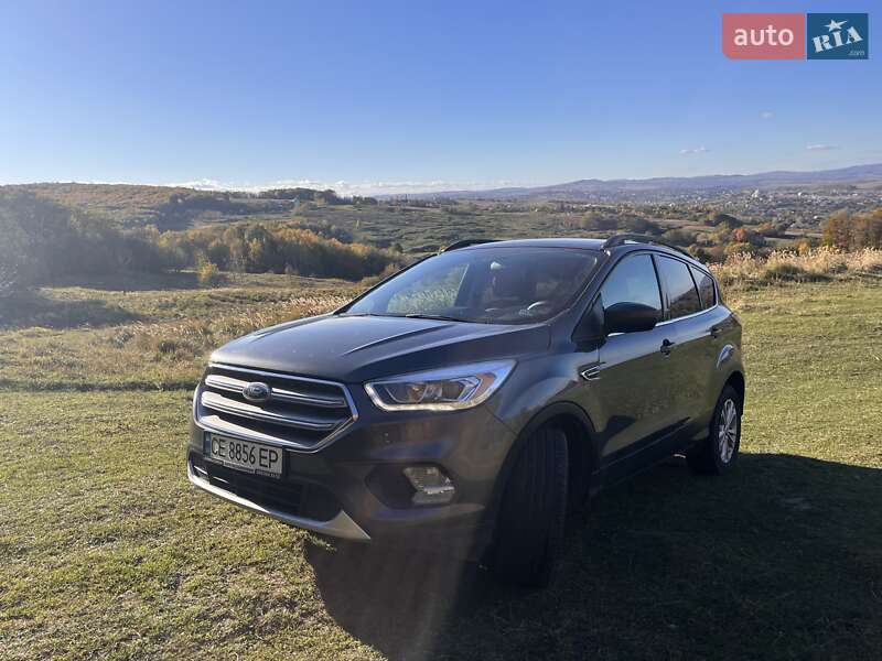 Внедорожник / Кроссовер Ford Escape 2017 в Черновцах