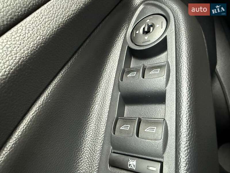 Внедорожник / Кроссовер Ford Escape 2015 в Киеве фото 37 Внедорожник / Кроссовер Ford Escape 2015 в Киеве