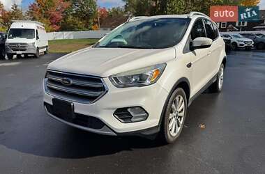 Внедорожник / Кроссовер Ford Escape 2017 в Кропивницком