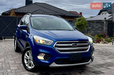 Позашляховик / Кросовер Ford Escape 2017 в Рівному