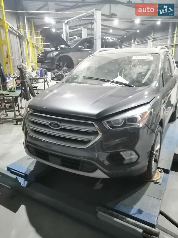 Внедорожник / Кроссовер Ford Escape 2016 в Киеве фото 4 Внедорожник / Кроссовер Ford Escape 2016 в Киеве
