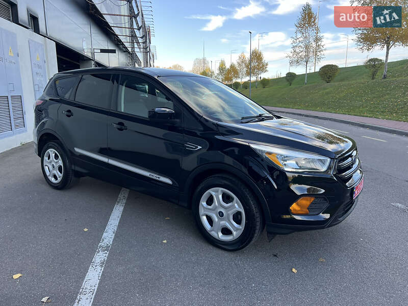 Внедорожник / Кроссовер Ford Escape 2017 в Киеве