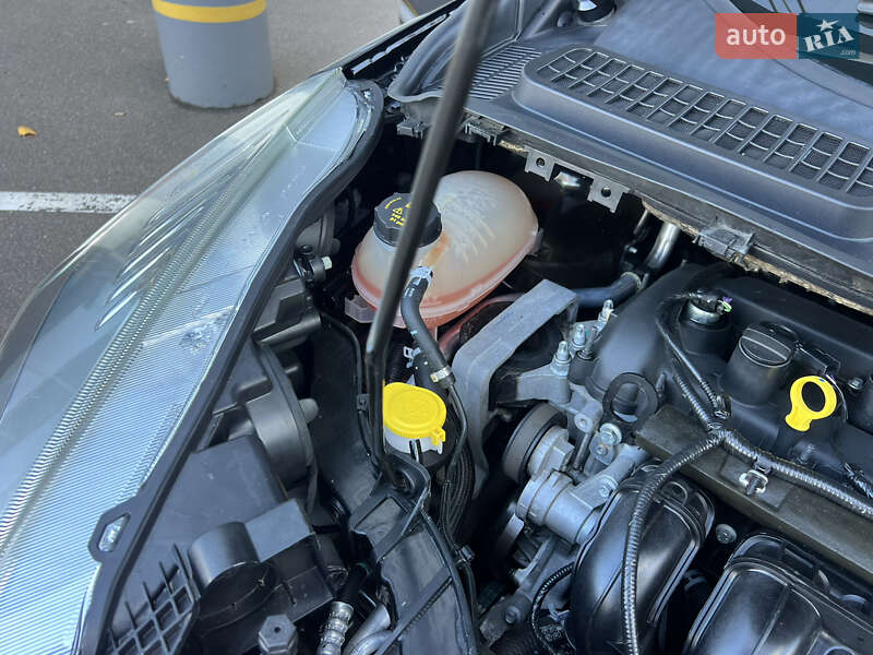 Внедорожник / Кроссовер Ford Escape 2017 в Киеве