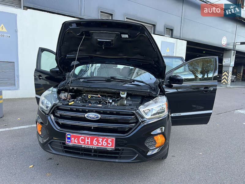 Внедорожник / Кроссовер Ford Escape 2017 в Киеве